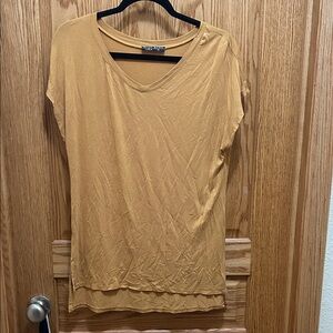 Casual V-Neck Short Sleeve Top in Mustard
